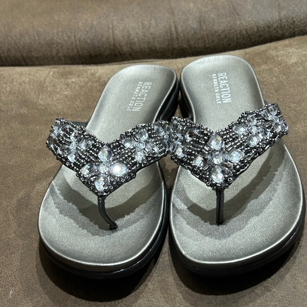 NWOT-Kenneth Cole Reaction Women’s Sandals